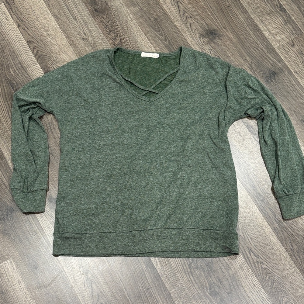 Women's Green Long Sleeve Top